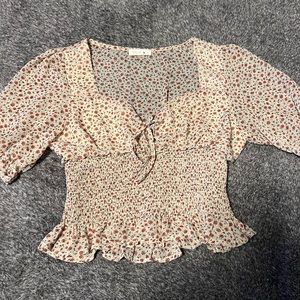 Short sleeve floral blouse